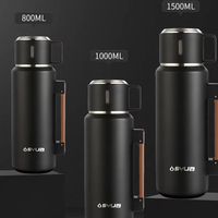 Bouteille d'eau isolée minimaliste de style flacon de 800ml personnalisée Thermos à boire portable écologique Logo de l'infuseur de thé