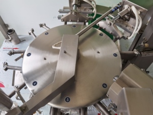 Máquina de Envasado de Alimentos de Alta Velocidad Multi-Estación para Cubos de Azúcar Roja Granulada Sólida, Snacks, Bolsas Pequeñas y Grandes - Product Image 3