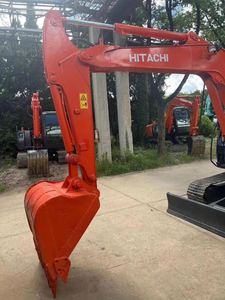 Mini-excavatrice Hitachi ZX60 d'origine japonaise, excavatrice sur chenilles de 6 tonnes, modèle 2023 avec pompe à engrenages PLC et roulement, certifiée CE - Product Image 4