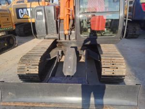 Mini-pelle sur chenilles Hitachi ZX70 d'occasion avec moteur EPA Kubota pour la construction Excavateurs Hitachi 7 tonnes à vendre - Product Image 2