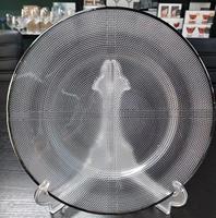 Assiettes de présentation en verre transparent texturé de 13 pouces pour la décoration de table à manger à la maison, à l'hôtel et au restaurant