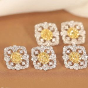 Boucles d'oreilles Xinfly Jewelry en or 18 carats avec diamants jaunes naturels en forme de fleur rétro pour les mariées - Product Image 3