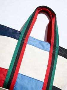 <span class=keywords><strong>Borsa</strong></span> Tote in Nylon a Blocchi di Colore di Grande Capacità per Campeggio, Pendolarismo Quotidiano, Sport e Uso Casual Femminile - Product Image 4