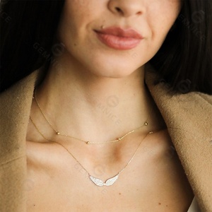 Gemnel Party-Halskette aus Messing, 18K Vergoldet und Rhodiniert, mit Pavé-Zirkonia und Engelsflügel-Anhänger, Heißer Verkauf, für Damen - Product Image 3