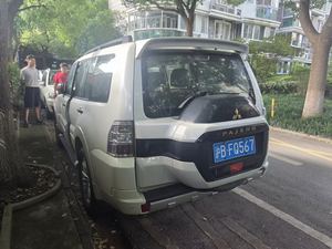 มิตซูบิชิ ปาเจโร V97 ปี 2019 นำเข้า เครื่องยนต์ 3.8L ยูโร 5 รุ่น 6G75 V6 250 แรงม้า เครื่องยนต์ NA เกียร์ 5 สปีด ขับเคลื่อน 4 ล้อ ระบบล็อคเฟืองท้าย II โครงเหล็กแบบ Ladder Frame ความจุถังน้ำมัน 135 ลิตร ระบบเบรกแบบ Dual - Product Image 4