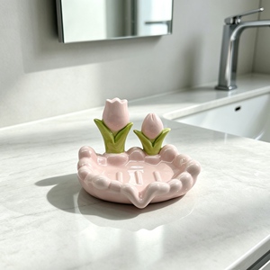 Adorable <span class=keywords><strong>porte</strong></span>-<span class=keywords><strong>savon</strong></span> en céramique à motif floral <span class=keywords><strong>rose</strong></span> avec relief de tulipe 3D et accent de feuille verte, <span class=keywords><strong>porte</strong></span>-<span class=keywords><strong>savon</strong></span> original pour salle de bain et cuisine - Product Image 1