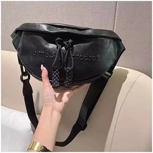 Bolso de Mano de Lujo para Mujer, Gran Capacidad, Diseño Exclusivo, Tipo Bandolera, Plisado, Media Luna, con Forro de Poliéster, MOQ 3 Piezas - Product Image 2