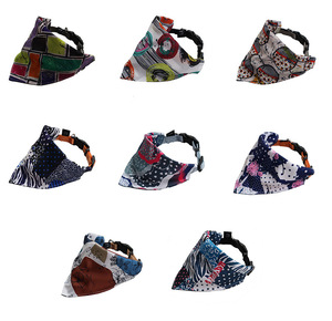 Pañuelo Triangular Ajustable para Mascotas, Pañuelo para el Cuello del Perro con Estampado Geométrico Colorido - Product Image 1