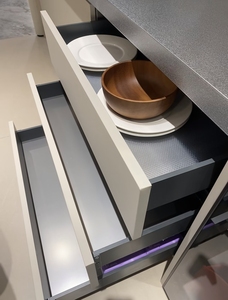 Mini Cucina Moderna di Alta Gamma, Kit Prefabbricato in Acciaio Inox <span class=keywords><strong>e</strong></span> Legno Massello con Lavello, Rubinetto, Paraschizzi in Vetro Impermeabile <span class=keywords><strong>e</strong></span> Zona Pranzo - Product Image 3