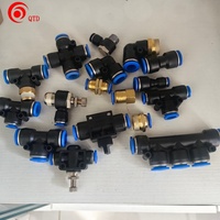 Conector Neumático Rápido de Manguera Marca QTD, Tipo L de 90 Grados, Codo de Ángulo Recto, Enchufe Rápido, Material PP, Estándar DIN ISO 9000
