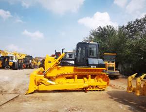 Vente flash : Bulldozer sur chenilles d'occasion Shantui SD16 de taille moyenne, 160 CV, capacité de la benne de 4,5 m, moteur, boîte de vitesses, pompe, modèle 2022 - Product Image 2