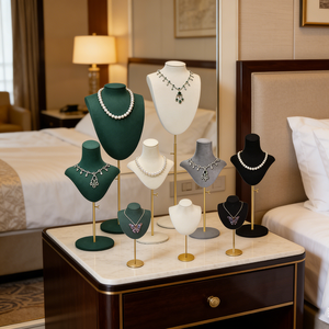 Expositor de Joyería de Terciopelo de Alta Calidad con Soporte Metálico para Collares, Colgantes y Pendientes - Product Image 6