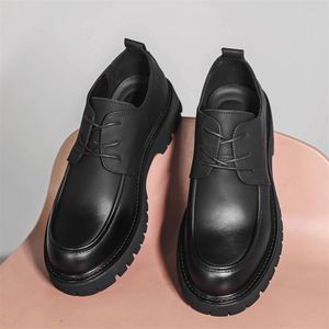 Chaussures habillées pour hommes, style britannique, décontractées et formelles, à enfiler, automne, avec semelles épaisses, version coréenne, en cuir noir, type Oxford - Product Image 3