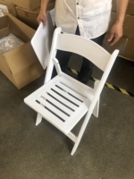 Chaise pliante en résine avec assise à lattes, portable et empilable, résistante aux intempéries, idéale pour l'extérieur, Wimbledon, jardin, mariage, fête, terrasse, événement, hôtel