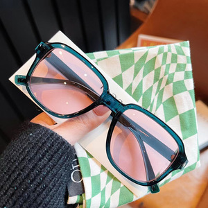 Lunettes de soleil carrées Qianai, monture noire, verres PC, protection UV de type 3, unisexe, pour sports de plein air, cyclisme, mode, conduite - Product Image 4