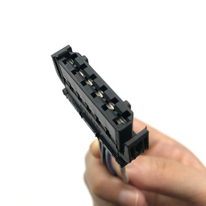 Conector automotriz de 6 pines, enchufe de plástico para cableado de luces traseras de automóvil - Product Image 3