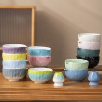 Ensemble cadeau de fouet à matcha en bambou japonais et support, en céramique de grès artisanale à glaçure changeante, design Japandi, pour le thé vert matcha