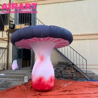 Champignons gonflables pour la décoration de scène de musique. Champignons gonflables nouvellement formés pour la construction