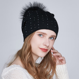 <span class=keywords><strong>Bonnet</strong></span> en laine tricoté pour femmes, <span class=keywords><strong>bonnet</strong></span> chaud personnalisé avec tête de mort en strass, vente en gros de chapeau en laine mélangée - Product Image 1