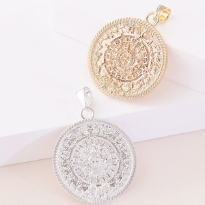 Collar con Colgante del Calendario Maya Azteca, Chapado en Oro de 14k sobre Cobre, Amuleto del Dios Sol Antiguo, Joyería Hip Hop en Color Oro/Plata - Product Image 3