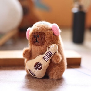 Porte-clés en peluche Capybara Boodoo personnalisé en usine, design guitare, 4 pouces, jouet en peluche populaire pour les fêtes d'enfants - Product Image 1