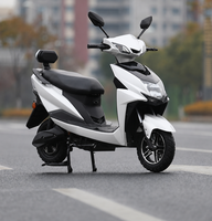 Moto électrique de ville pour adultes, siège confortable, pour les trajets urbains et les déplacements quotidiens, vitesse maximale de 35 km/h