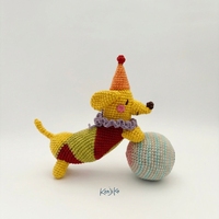 Animal en crochet personnalisé fait main, Teckel de cirque en amigurumi, faible MOQ, peluche pour enfants, cadeau