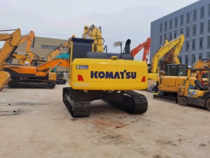 Excavatrice sur chenilles Komatsu PC220 d'occasion du Japon, série PC220-7 PC220-8, 22 tonnes, faible nombre d'heures de travail, à vendre - Product Image 3