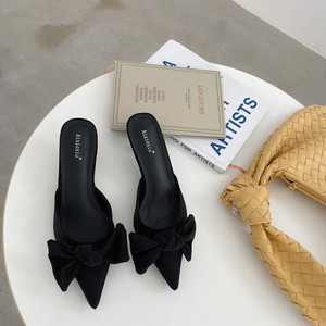 Mules élégantes pour femmes à talons fins et bas, noires et rouge rosé, à bout pointu avec grand nœud, idéales pour l'été et la plage - Product Image 5