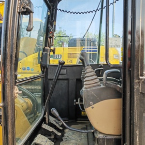 Excavatrice sur chenilles d'occasion CAT306E certifiée CE/EPA, 6 tonnes, modèle 2022, avec pince hydraulique, attache rapide, moteur, pompe à engrenages et roulement - Product Image 6