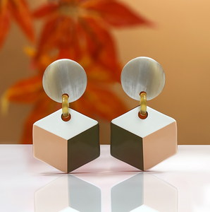 Pendientes de Cuerno de Búfalo con Textura Natural de Minh Giang Craft, Accesorio Elegante y Sostenible para Fiestas o Uso Diario - Product Image 6