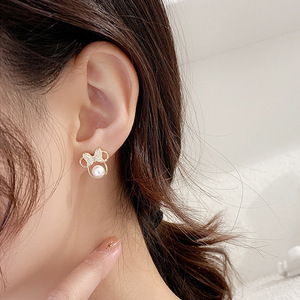 2025 alta calidad coreana nueva plata Post moda Bling diamante arco pendientes lindo perla dibujos animados ratón Stud pendientes para niñas - Product Image 5