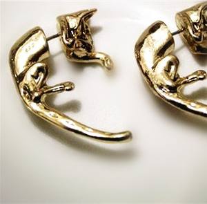 Pendiente de gato pequeño de leopardo de cola larga fluorescente 3D más vendido, cuarzo de acero inoxidable para puesto callejero, estilo de lote mixto E001 - Product Image 4