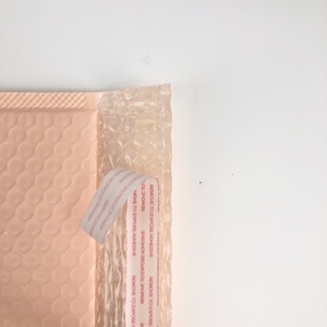 Bolsas Acolchadas Personalizadas con Burbujas, Impresas en Negro, Sobres de Envío con Marca para Empaquetado de Cosméticos y Productos de Cuidado de la Piel de Lujo - Product Image 4