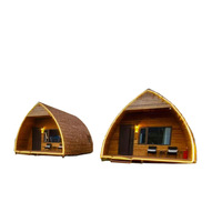 Maison préfabriquée modulaire en bois, cabane triangulaire mobile anti-corrosion pour le camping, la ferme, le manoir et l'hébergement familial, vente en gros