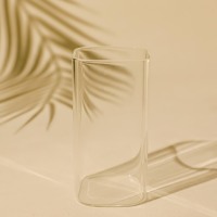 Vente en gros d'usine : Tasse en verre borosilicate transparent de haute qualité, design carré, motif dessin animé, soufflée à la main, réutilisable, 360 ml