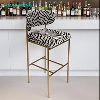 Nouveau tabouret de bar de luxe de style nordique personnalisé, hauteur de siège élevée, design attrayant, mobilier de restaurant, chaise de bar