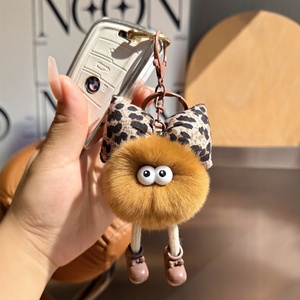 En gros Nouveau Pendentif de sac à dos en peluche doux à imprimé léopard, forme 3D avec nœud et pompon, accessoire de sac DIY, breloque de sac à main, mousqueton - Product Image 2