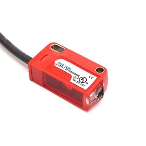 Original Leuze SET PRK3 C.T3/4P-M8 + MTKS14x23 Conjunto de sensores fotoelétricos retro-reflexivos polarizados - Product Image 4