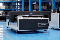 Découpeuse laser CNC CO2 1325 de Chine pour acrylique, cuir, bois, caoutchouc, AI/BMP/PLT/LAS, machine de type portique haute puissance refroidie par eau