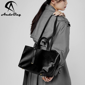 Sac fourre-tout d'épaule en cuir de vachette souple Andong pour femme, idéal pour les voyages, le quotidien, le travail, et les sorties en extérieur – Sac bandoulière et sac à main - Product Image 2