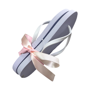 कस्टम सफेद महिलाओं के लिए फ्लैट फ्लिप-फ्लॉप चप्पल पहने महिला बैले चप्पल के लिए लोगो के साथ पुनर्नवीनीकरण होटल चप्पल - Product Image 2