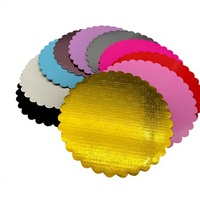 Plateau à gâteau rond festonné multicolore personnalisé en or, rose, bleu, rouge, noir pour la présentation de pâtisseries d'anniversaire et de mariage