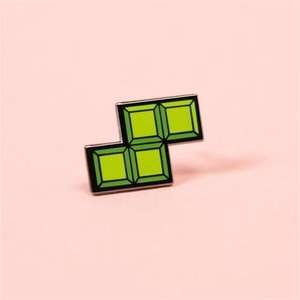 Jeu personnalisé <span class=keywords><strong>tetris</strong></span> bloc émail broche rétro jeu badge puzzle classique jeu vidéo boucle d'oreille bouton noir métal sac chapeau broches - Product Image 4