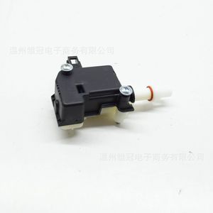 Actuador de Cierre para Tapa de Tanque de Combustible Skoda 18D810773A, Tipo Botón, Sistema de Cierre Centralizado Metálico - Product Image 1