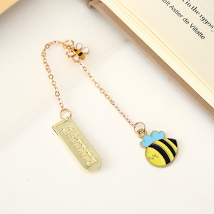 Marcapáginas de Metal Grabado con Láser Ecológico Diansong Creative Little Bee, Clips para Páginas con Diseño de Dibujos Animados Culturales, Pequeño Colgante de Regalo - Product Image 4