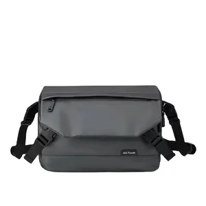 Nuevo bolso de hombro funcional al aire libre minimalista para hombre, bolso de hombre de moda de gran capacidad, bolso de cartero