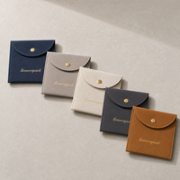 Pochette à bijoux en velours personnalisée Lionwrapack avec bouton pression | Sac d'emballage de luxe en daim souple pour boucles d'oreilles et colliers