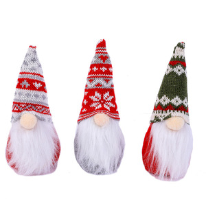 Adorno navideño de gnomo sin rostro con gorro tejido de copo de nieve, figura de peluche rellena para decoración de mesa navideña en el hogar. - Product Image 1