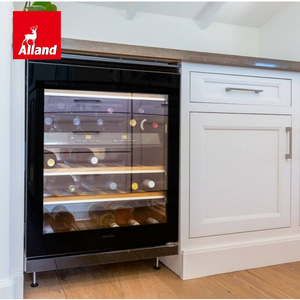 Armoires de cuisine sur mesure Allandcabinet, style contemporain, finition laquée mate, panneaux en MDF encastrés, avec porte en verre - Product Image 4